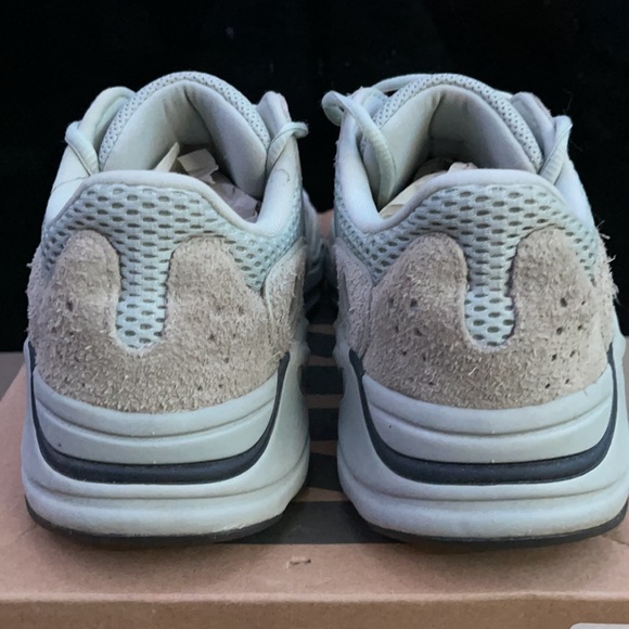 YEEZY BOOST 700 SALT 💯 Authentic - Picture 4 of 11